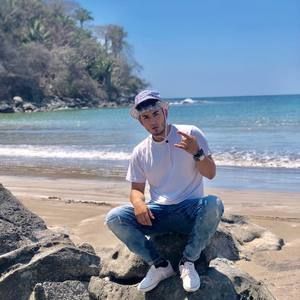 Meet your Posher, Levi